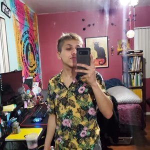 Meet your Posher, Uriel